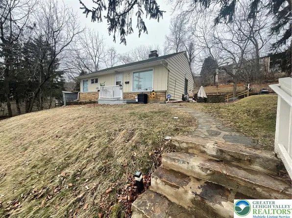 1113 W Lafayette St, Easton, PA 18042