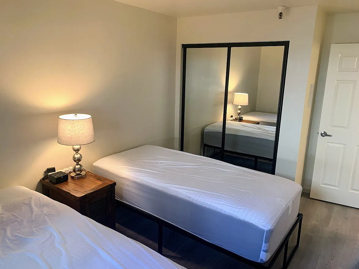 2 bed, 2.0 bath, 1000 sqft, $2,300 — Photo 3