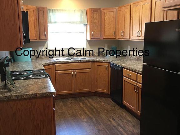 3rd image of 427 Hazel Ct