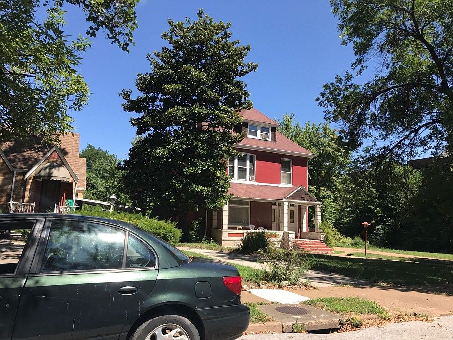 2nd image of 5333 Cabanne Ave