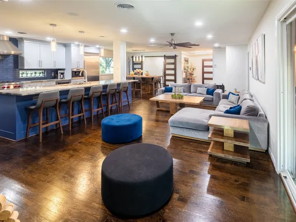 10872 Caprock Cir, Dallas, TX 75218