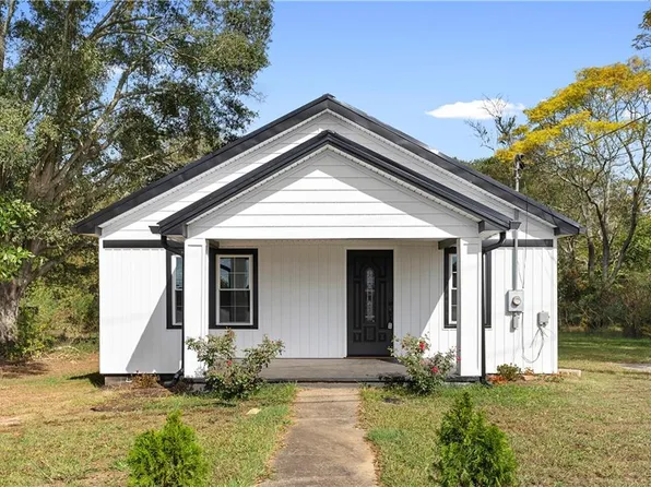 1766 E Main St, Lavonia, GA 30553