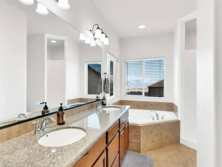 3989 E Yakima Way #1 — Photo 2