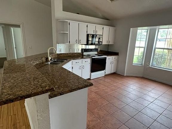 4th image of 8925 SE 156th St