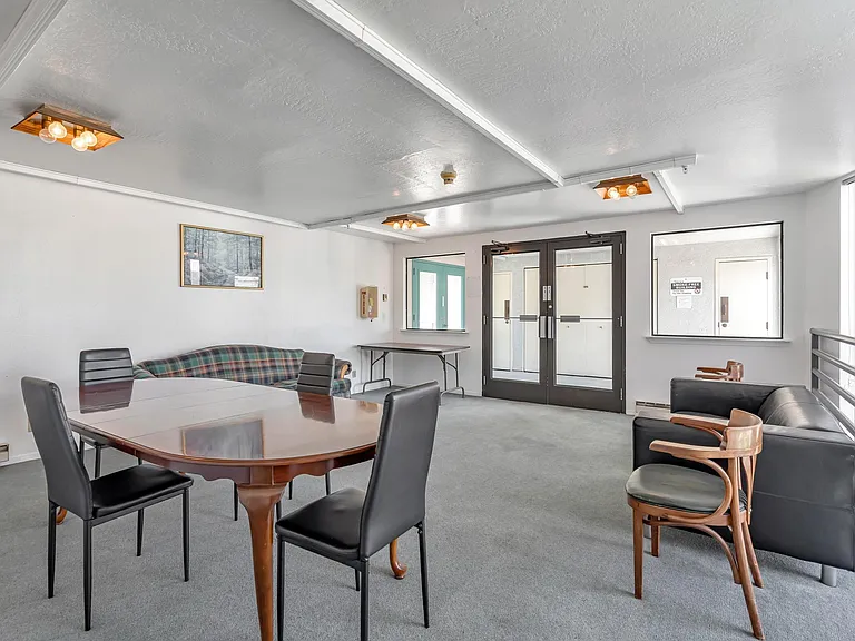 320 Peninsula Ave #413 — Photo 30