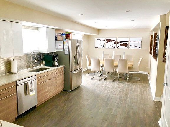 4th image of 633 Darien Ct
