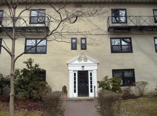 15 Manchester Rd, Eastchester, NY 10709