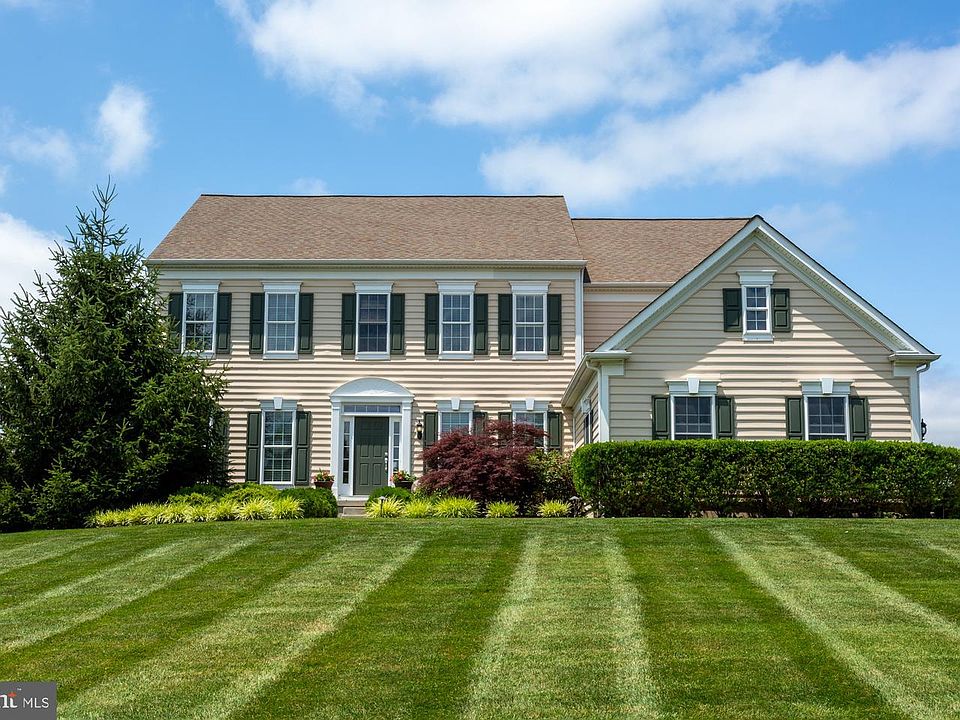 1st image of 102 Bolero Dr