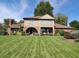 380 Leisure Ln, Greenwood, IN 46142