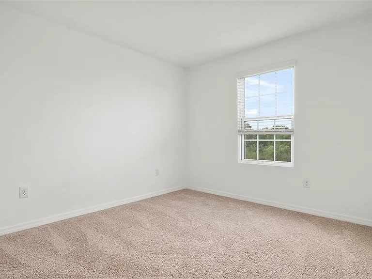 6305 Springmont Loop — Photo 24