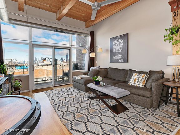 5th image of 500 N Damen Ave APT 302