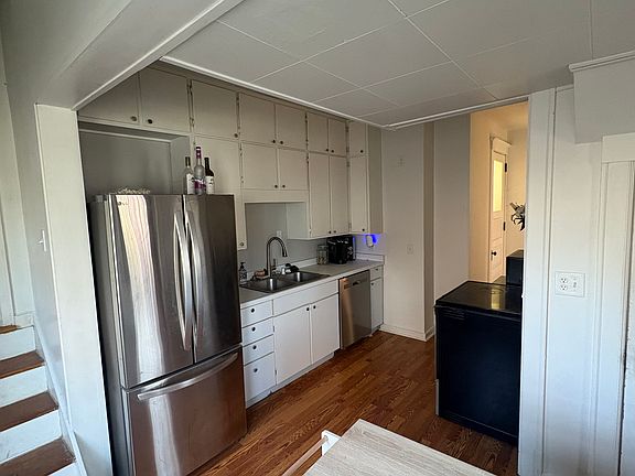 3rd image of 1731 Regent St