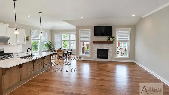 4 bed, 3.0 bath, 2465 sqft, $2,950 — Photo 2