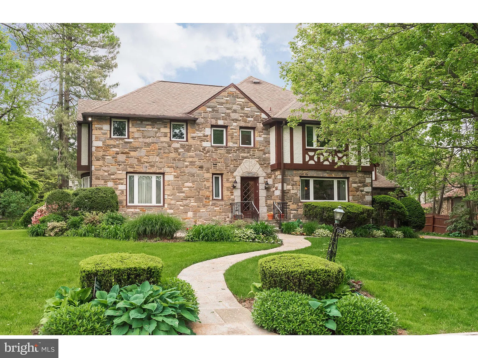 257 Lloyd Ln photo 1