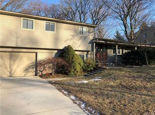 2959 Rambling Way, Bloomfield Hills, MI 48302
