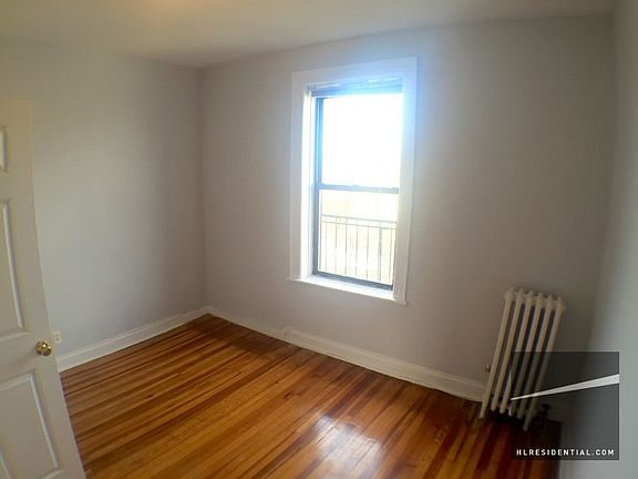 4th image of 1229 31st Ave #4