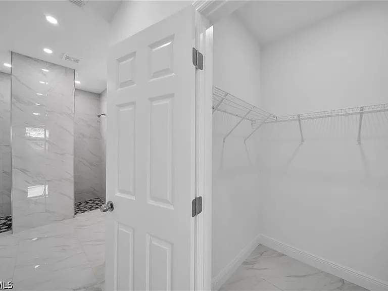 438 Poplar St — Photo 15