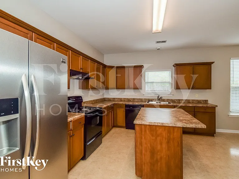 1254 Easterwood Blvd — Photo 6