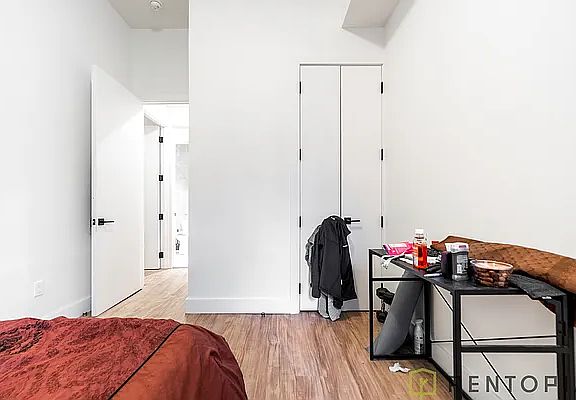 2nd image of 781 Washington Ave #1P