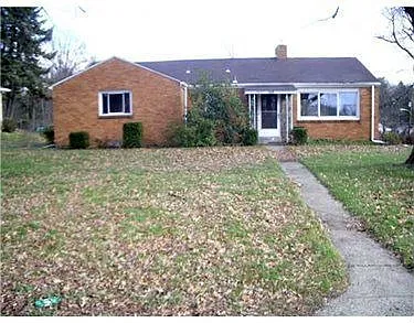 662 Clearview Dr photo 1