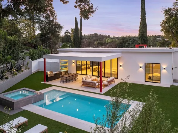 22020 Alizondo Dr, Woodland Hills, CA 91364