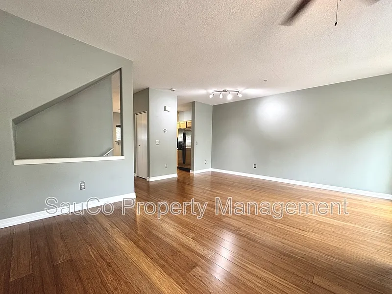3 bed, 2.5 bath, 1322 sqft, $2,275 — Photo 4