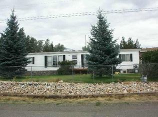 612 Front St, Hanna, WY 82327