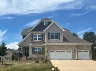 7894 Maple Pond Dr, Oak Ridge, NC 27310