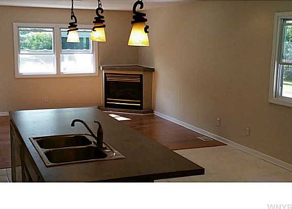 4th image of 5913 Rosewood Ter