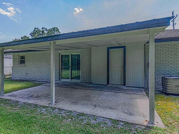 5th image of 614 Cypress Dr