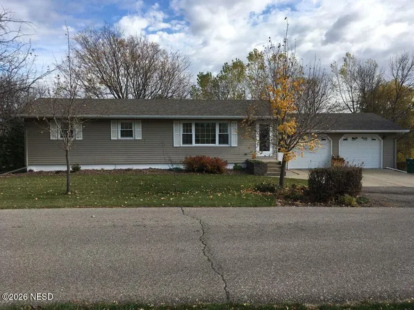 105 S 18th St, Milbank, SD 57252
