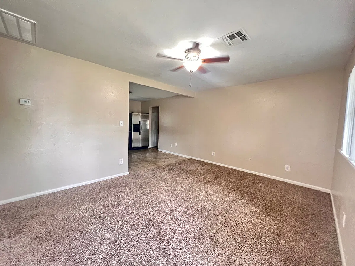 3 bed, 1.0 bath, 1150 sqft, $1,395 — Photo 2