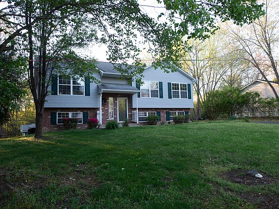 2nd image of 11706 Camelot Way