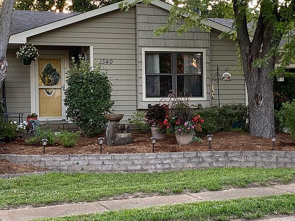 Landscaping and grounds maintained by property manager