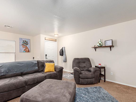 3rd image of 1648 E Maddison Cir