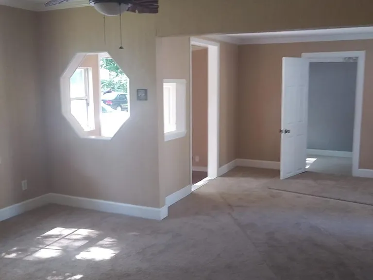 1249 Woodruff Ave — Photo 10