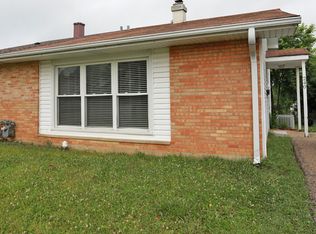 240 Grissom Ln, Hoffman Estates, IL 60169