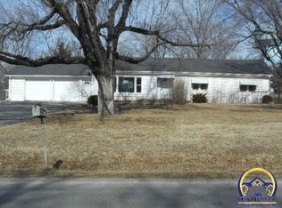 734 NW 62nd St, Topeka, KS 66617