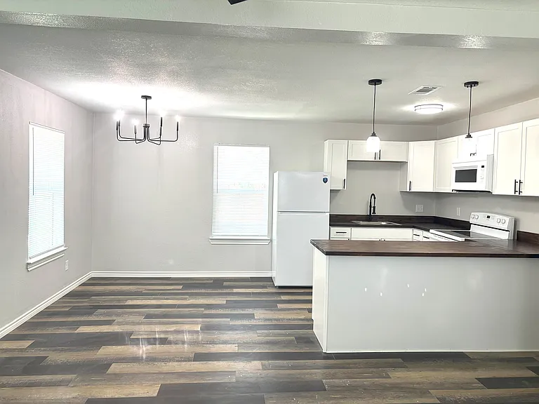 5609 Fernander Dr — Photo 10