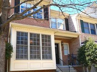 9083 Golden Sunset Ln, Springfield, VA 22153