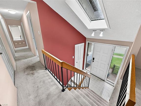 5th image of 232 Salisbury Ave