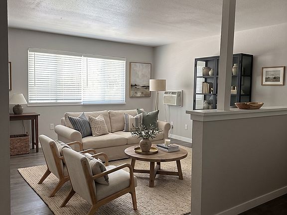 4th image of 2102 Carmel Dr Unit 203