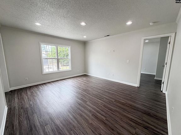 3rd image of 12 Finch Wood Dr