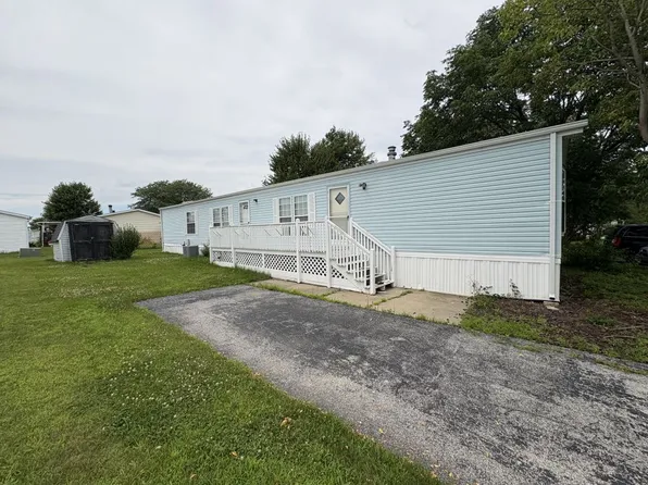 26 Blue Bird Ln #26BLUE, Beecher, IL 60401