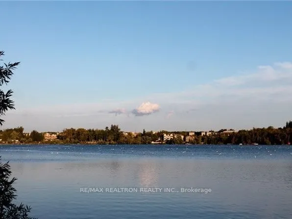 219 Lakeland Cres, Richmond Hill, ON L4E 3A5