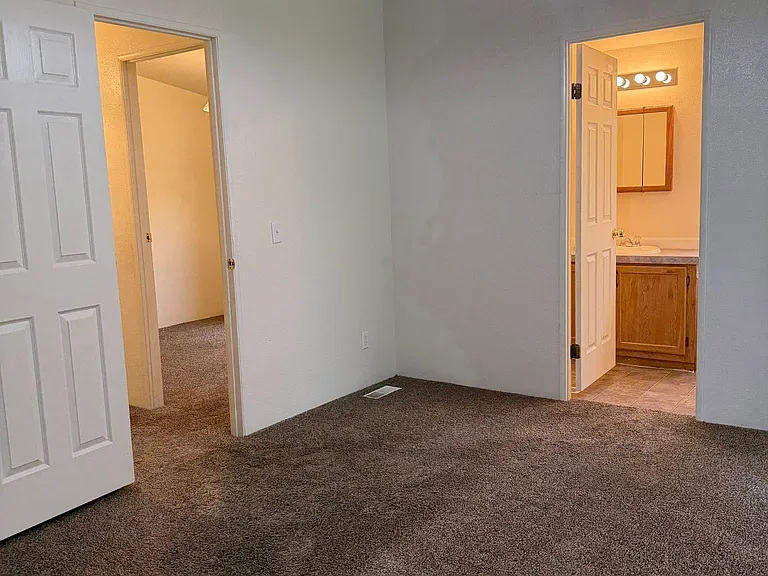 675 Auction Rd — Photo 18