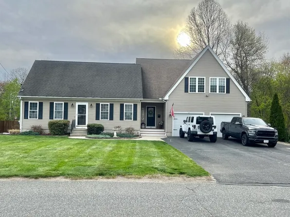 42 Mechanic St, Palmer, MA 01069