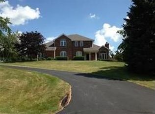 12123 Carberry Ln, Roscoe, IL 61073