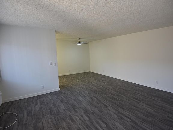 4th image of 10815 Camarillo St