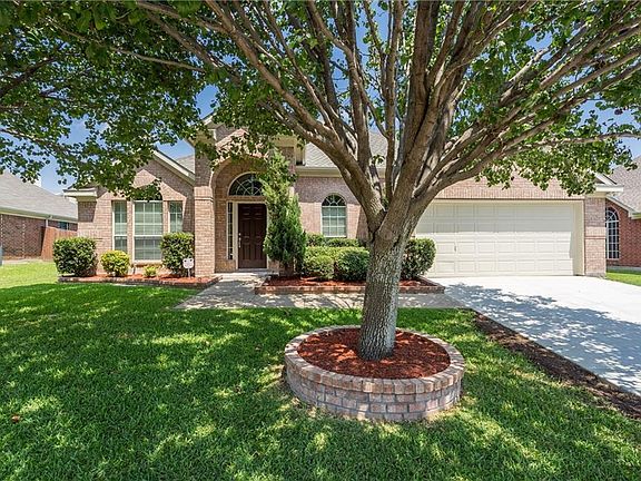 2nd image of 3004 Lena Dr